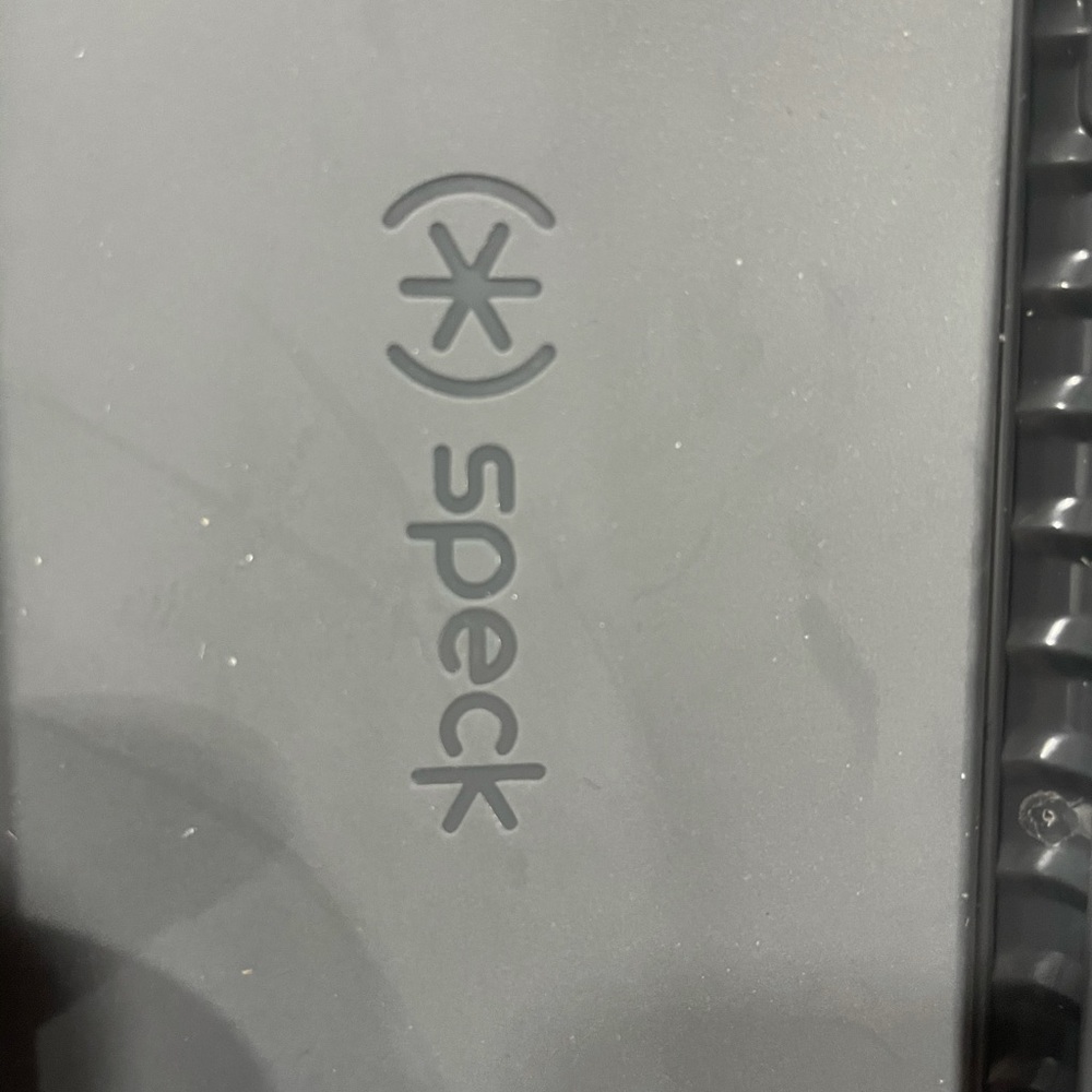 Like new Speck iPhone 11 case - Picture 4 of 6